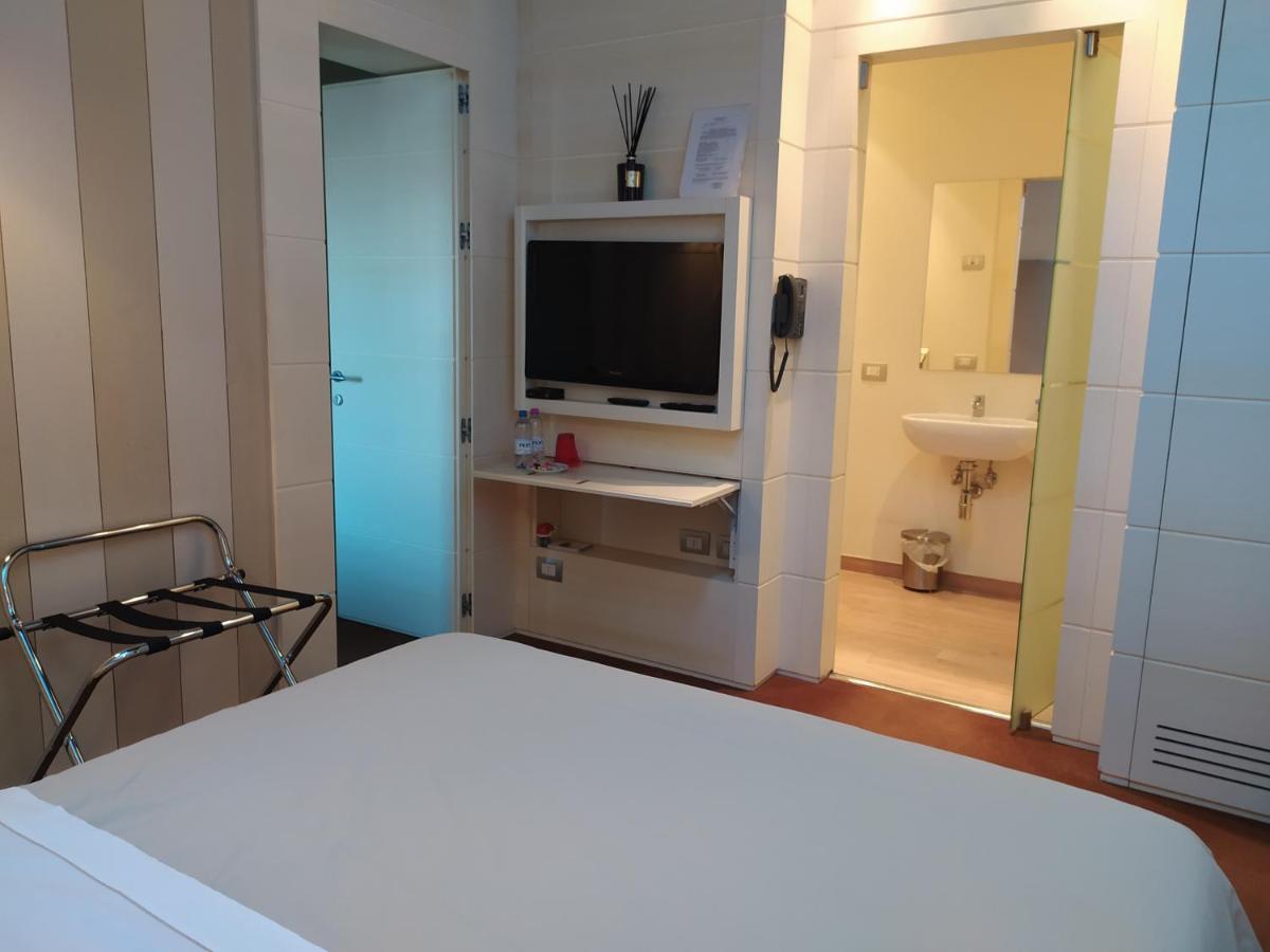 Hotel Molo73 Empoli Esterno foto